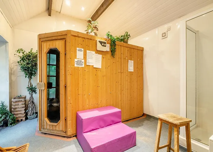 Big Barn - 16439 יורק