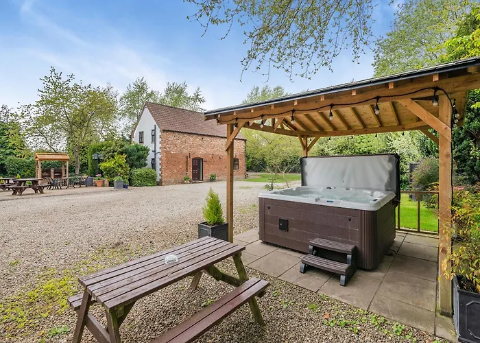 Big Barn - 16439 * York